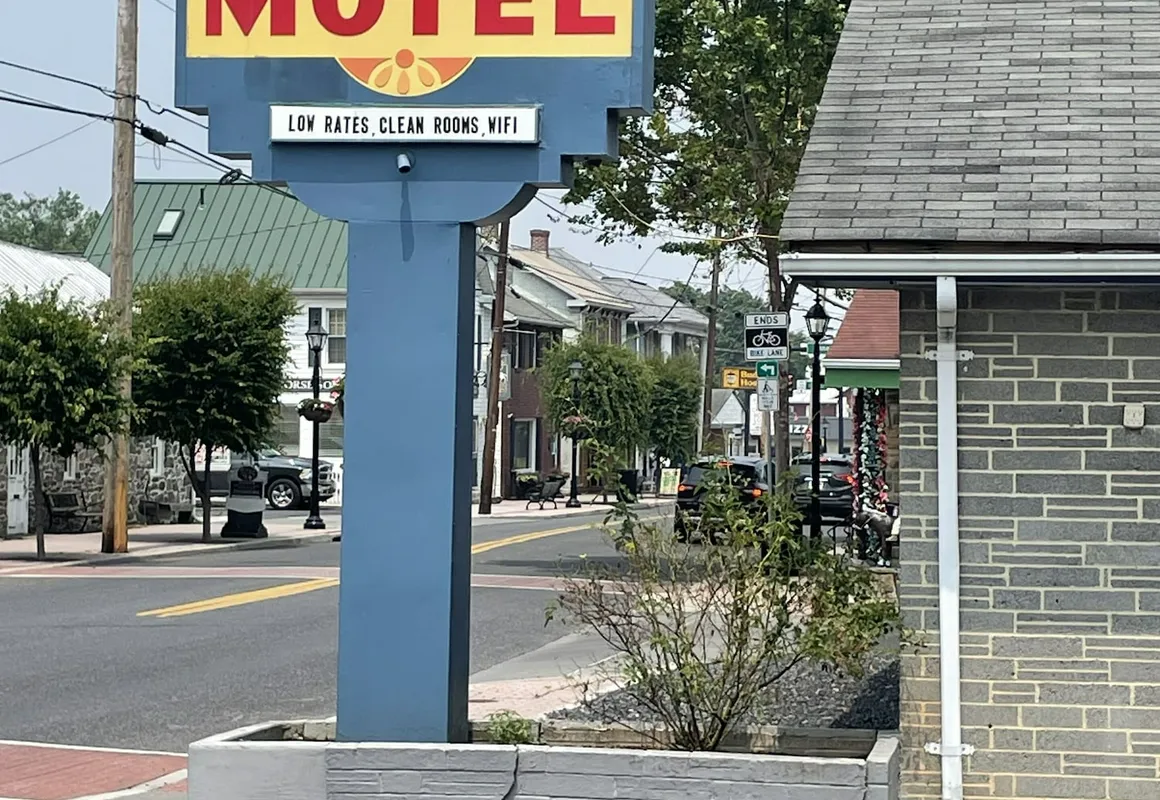 Colton Motel Gettysburg hotel hero