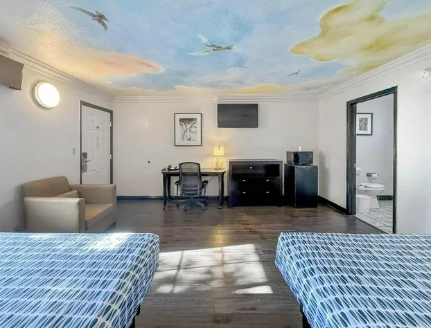 Super 7 Motel hotel detail image 3