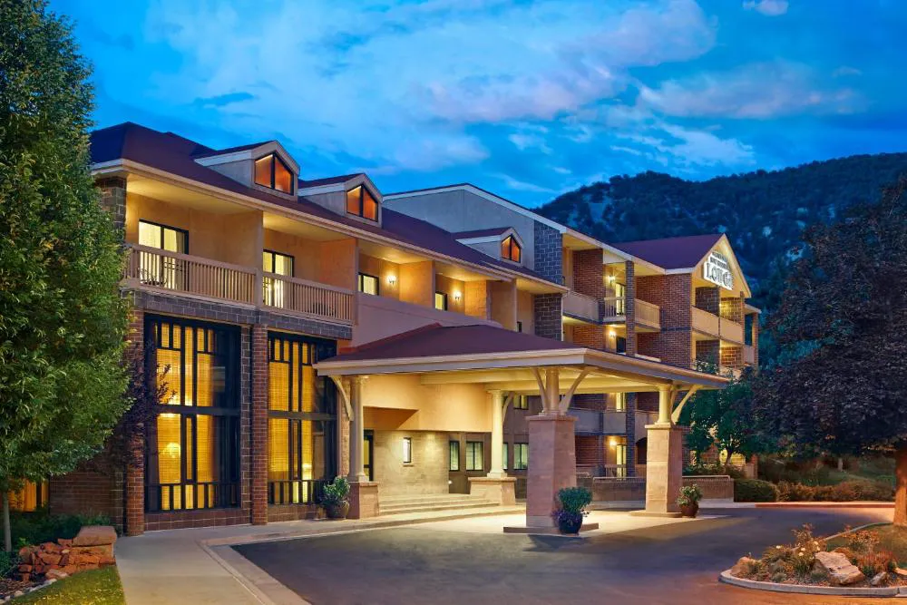 Glenwood Hot Springs Resort hotel hero