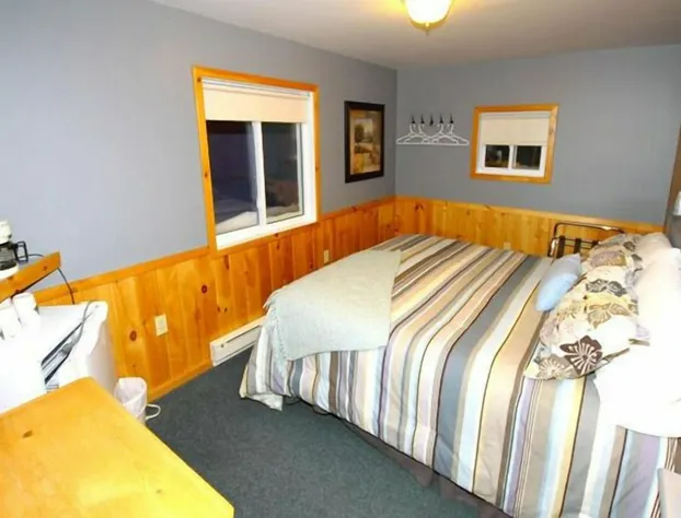 Spectacle Lake Lodge hotel detail image 1