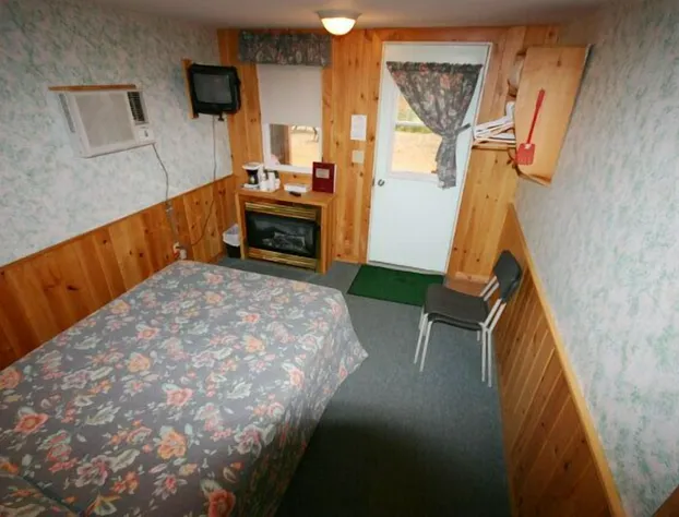 Spectacle Lake Lodge hotel detail image 3