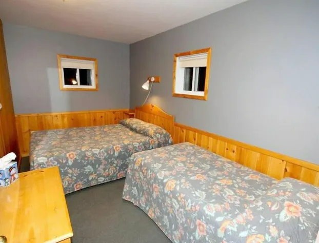 Spectacle Lake Lodge hotel detail image 4