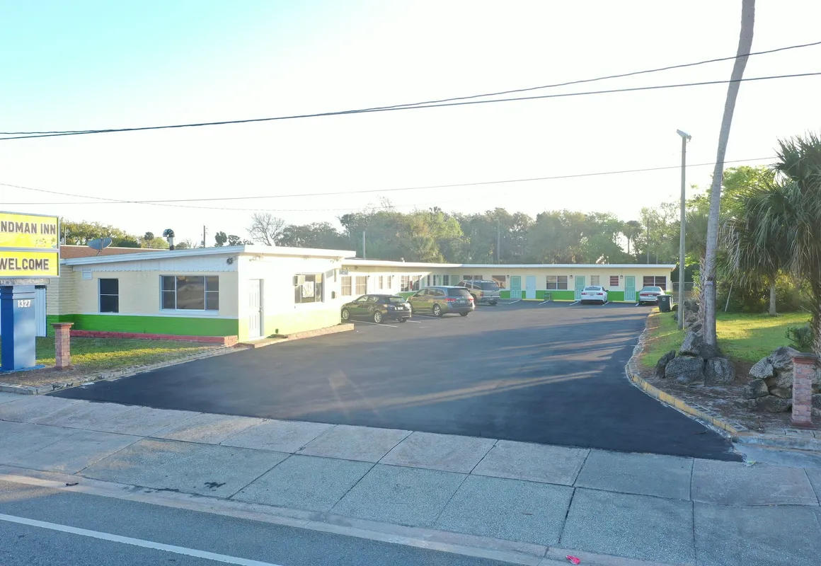 Sandman Inn Motel hotel hero