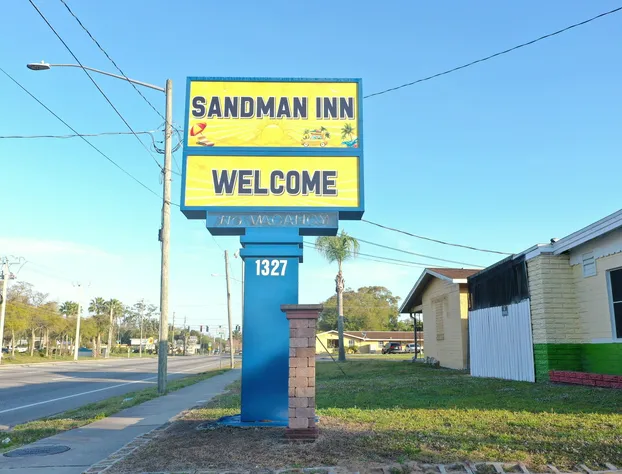 Sandman Inn Motel hotel detail image 2