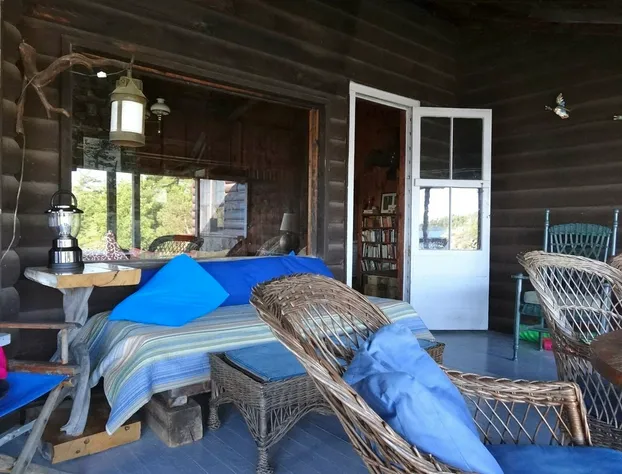 Gwanatchewan Cottage - Private Island hotel detail image 2