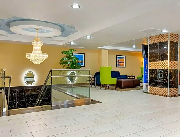 Comfort Inn & Suites near JFK Air Train hotel detail image 2