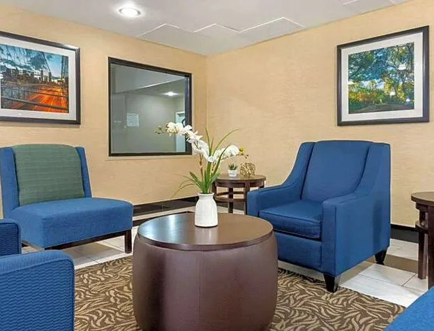 Comfort Inn & Suites near JFK Air Train hotel detail image 3