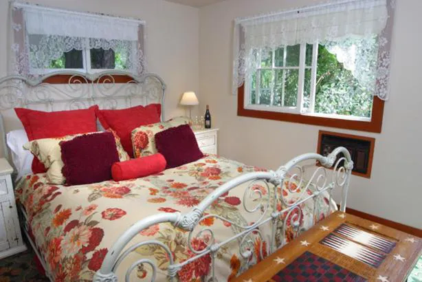 Bear Flag Inn hotel detail image 4