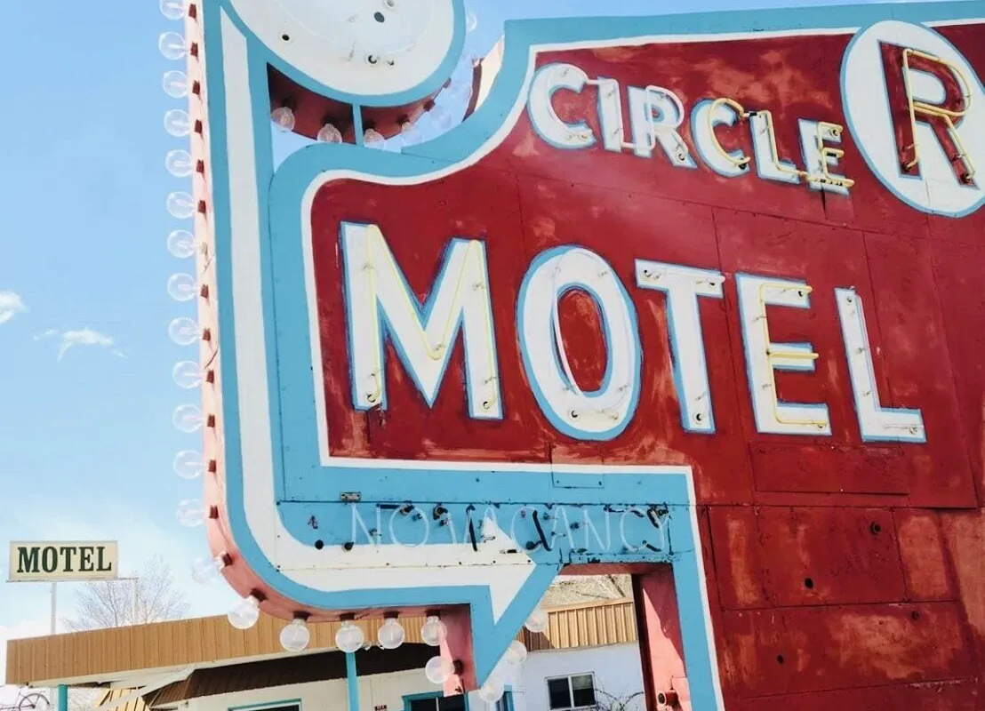 Circle R Motel hotel hero