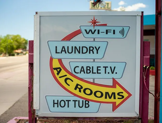 Circle R Motel hotel detail image 4