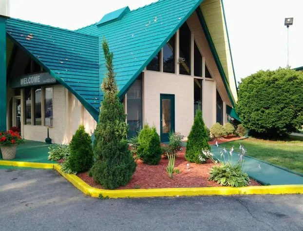 Budgetel Inn & Suites Hotel hotel detail image 2