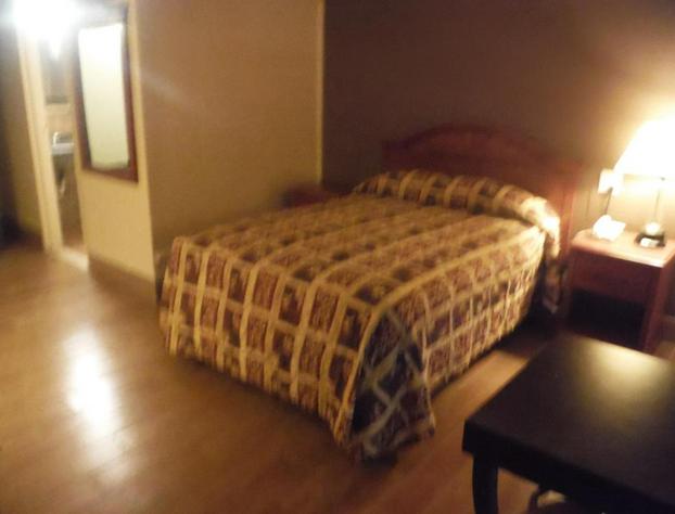 Budgetel Inn & Suites Hotel hotel detail image 4