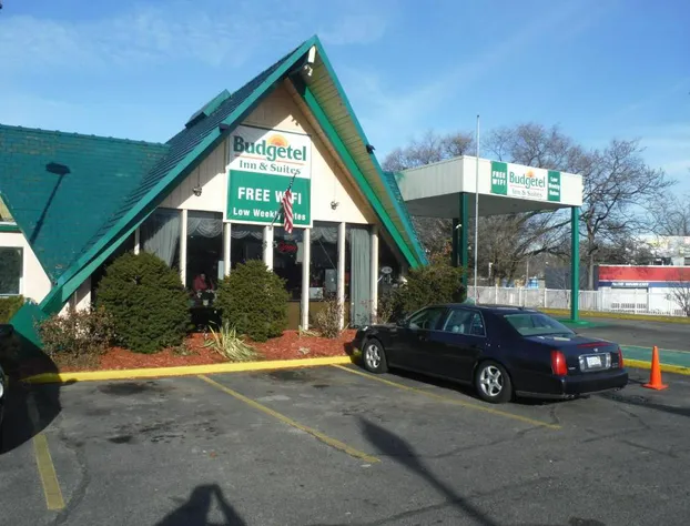 Budgetel Inn & Suites Hotel hotel detail image 4