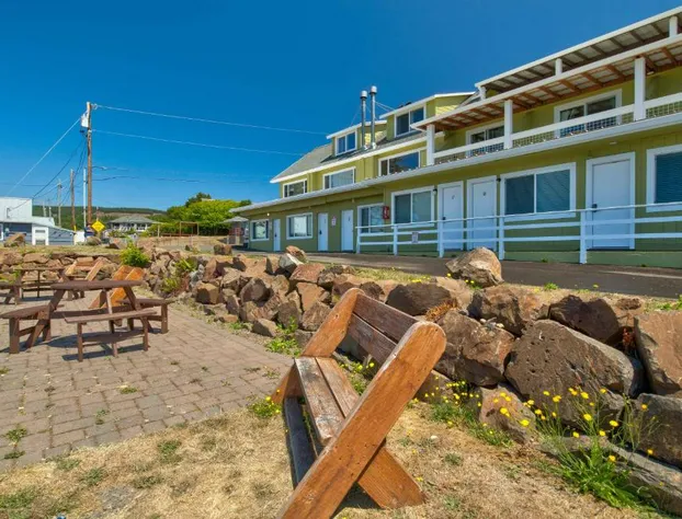 Terimore Bayfront Inn hotel detail image 1