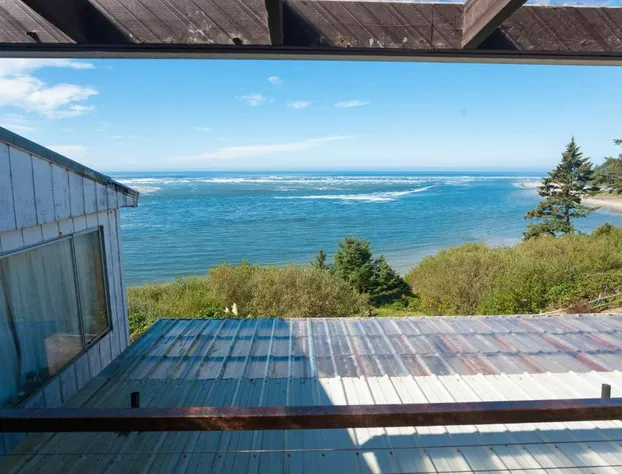 Terimore Bayfront Inn hotel detail image 3