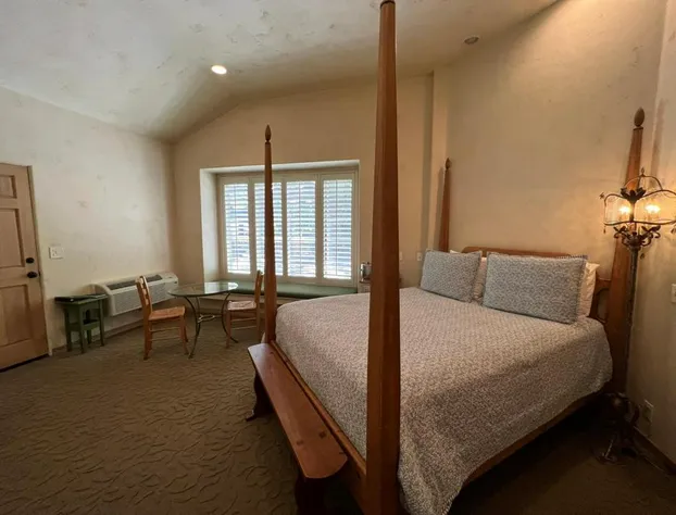 Petit Logis Inn hotel detail image 1