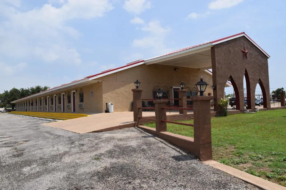 Albany Inn & RV Campground hotel hero