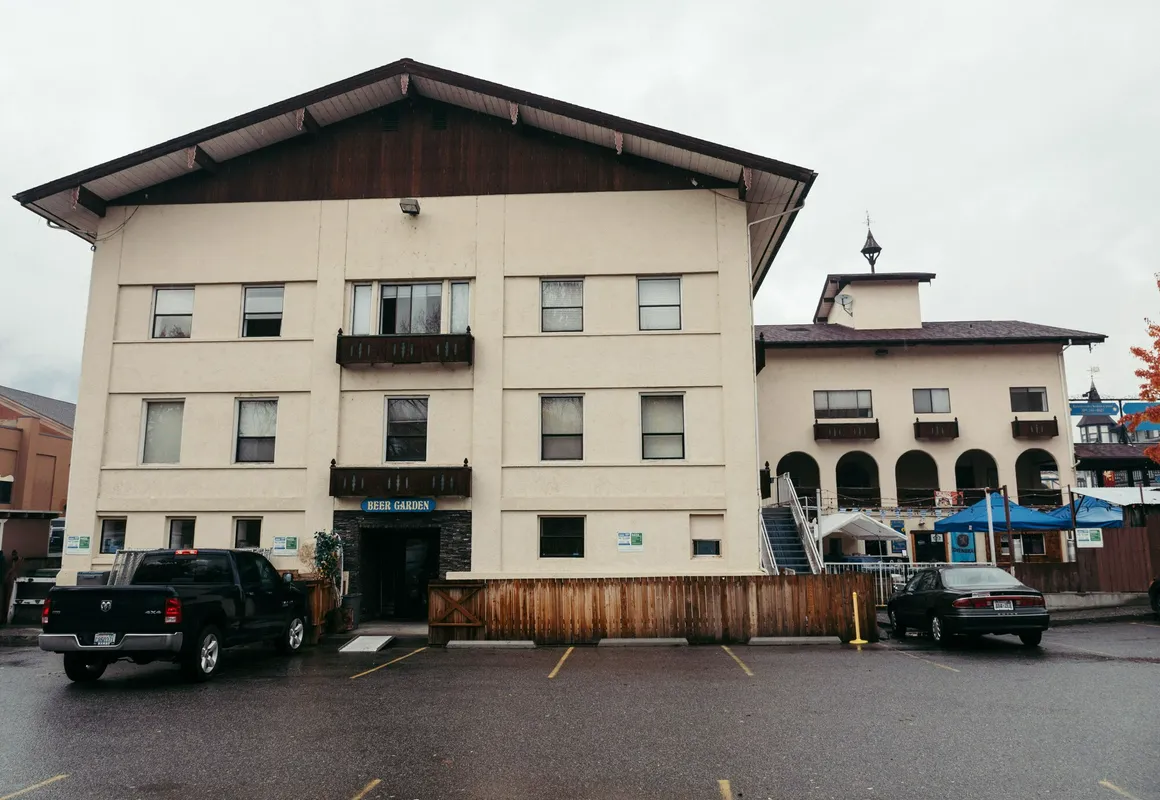 Adventure Inn hotel hero