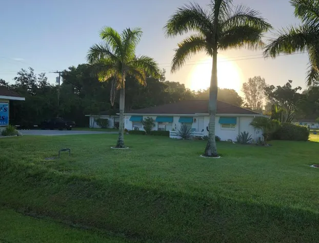 Addys Villas hotel detail image 2