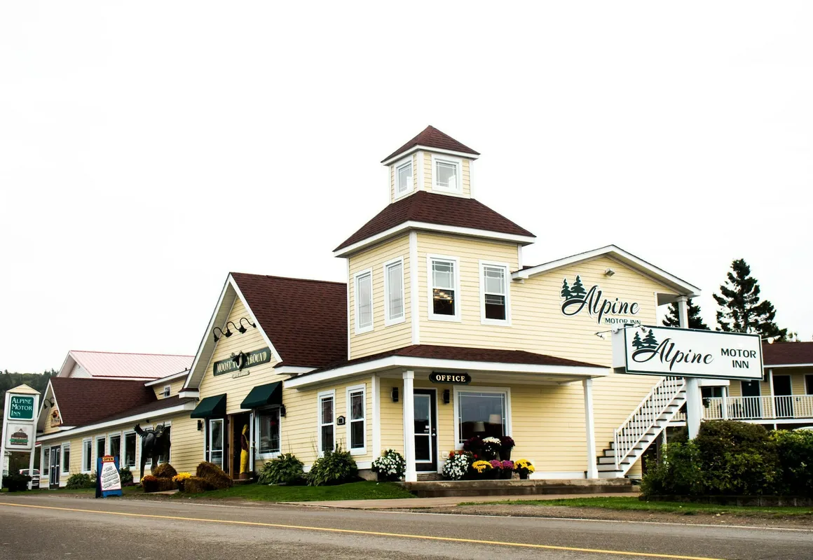 Alpine Motor Inn hotel hero