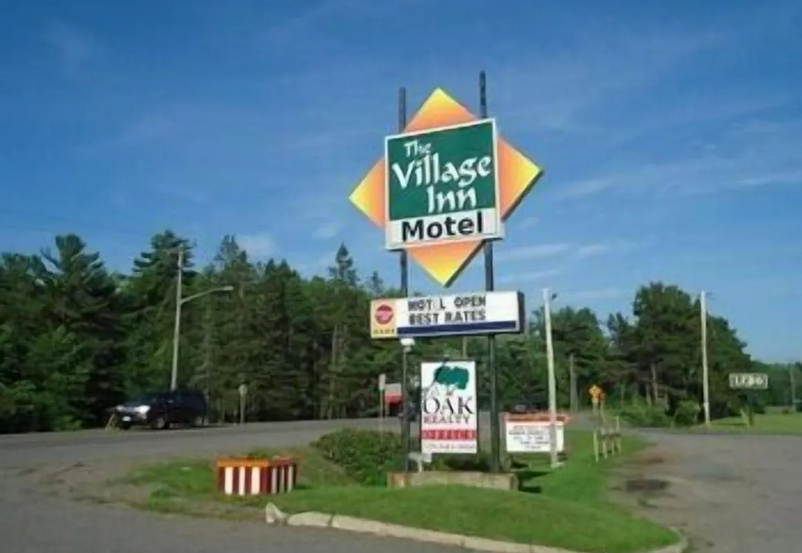 The Village Inn Motel hotel hero