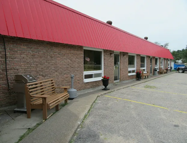 The Village Inn Motel hotel detail image 4