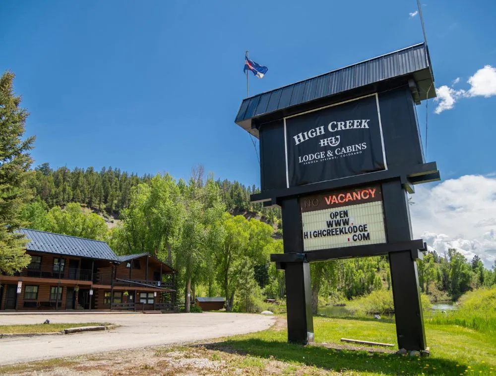 High Creek Lodge & Cabins hotel hero