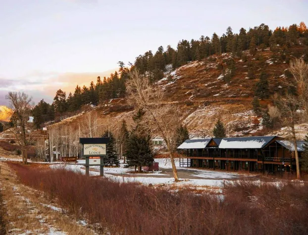 High Creek Lodge & Cabins hotel detail image 2