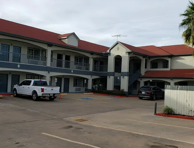 Palace Inn Hwy 6 North & Clay Rd hotel detail image 2