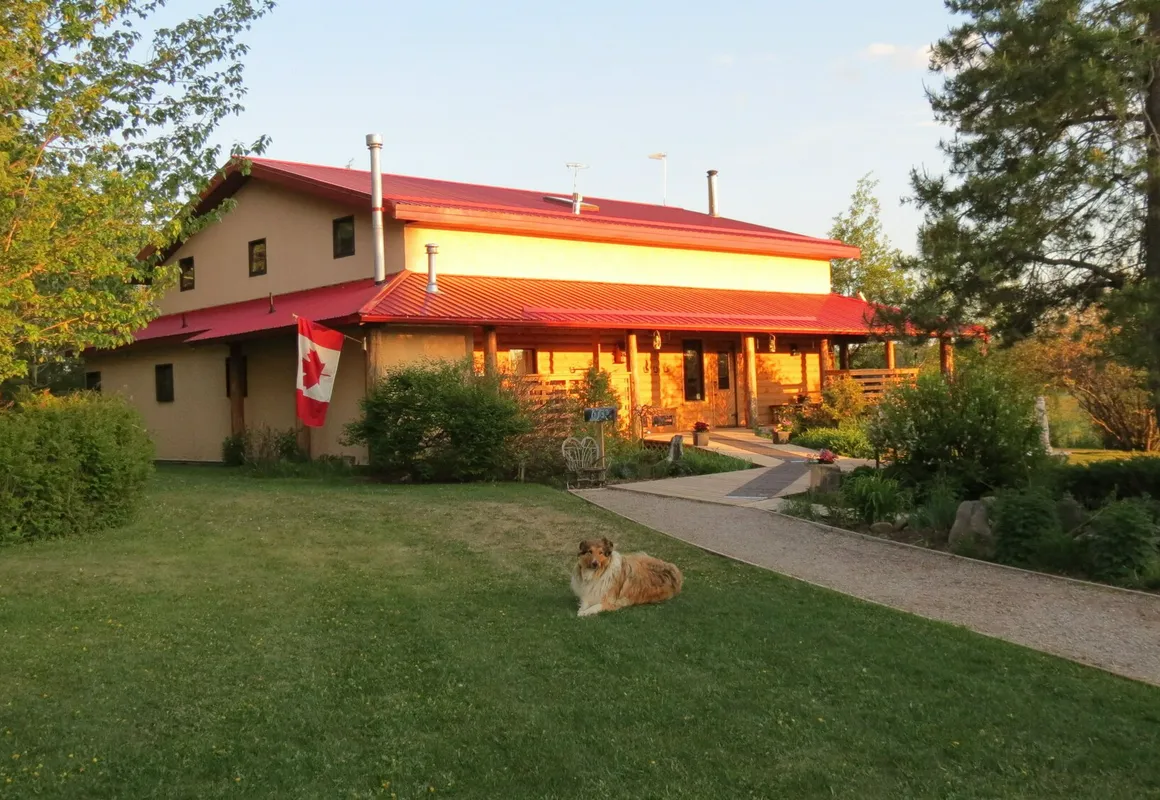 Lazy M Lodge hotel hero