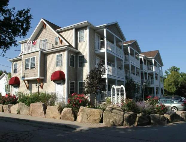 Bar Harbor Manor hotel detail image 3