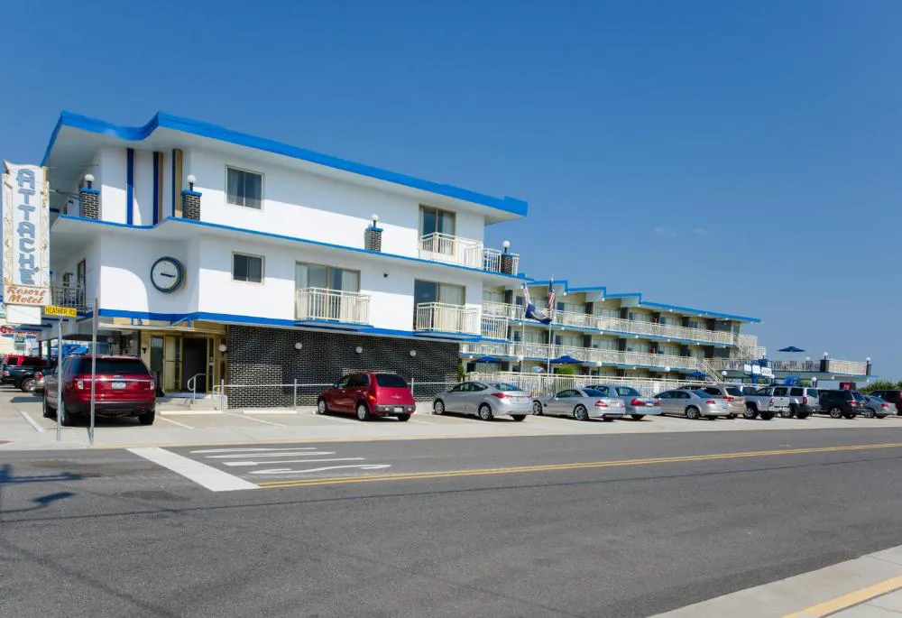 Attache Motel hotel hero