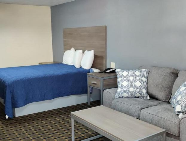 AmeriStay Inn &Suites hotel detail image 1