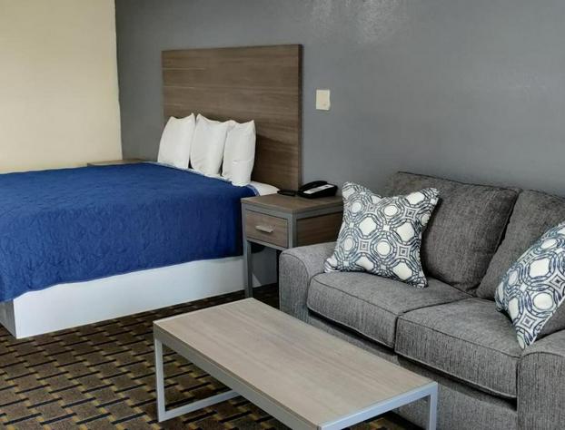 AmeriStay Inn &Suites hotel detail image 4