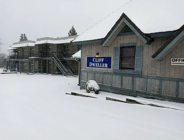 The Cliff Dweller on Lake Superior hotel detail image 4