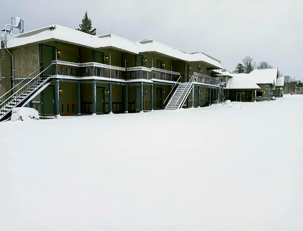 The Cliff Dweller on Lake Superior hotel detail image 3