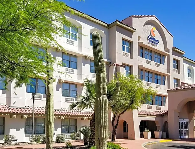 Comfort Inn & Suites Tempe Phoenix Sky Harbor Airport hotel detail image 3
