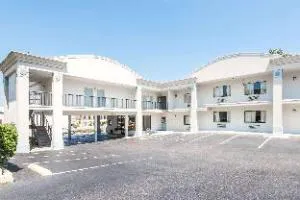 Days Inn - Raleigh Downtown hotel detail image 1