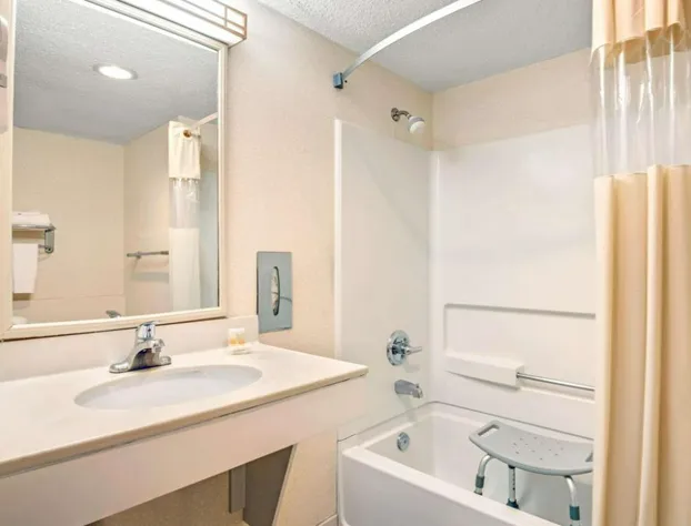 Days Inn - Raleigh Downtown hotel detail image 3