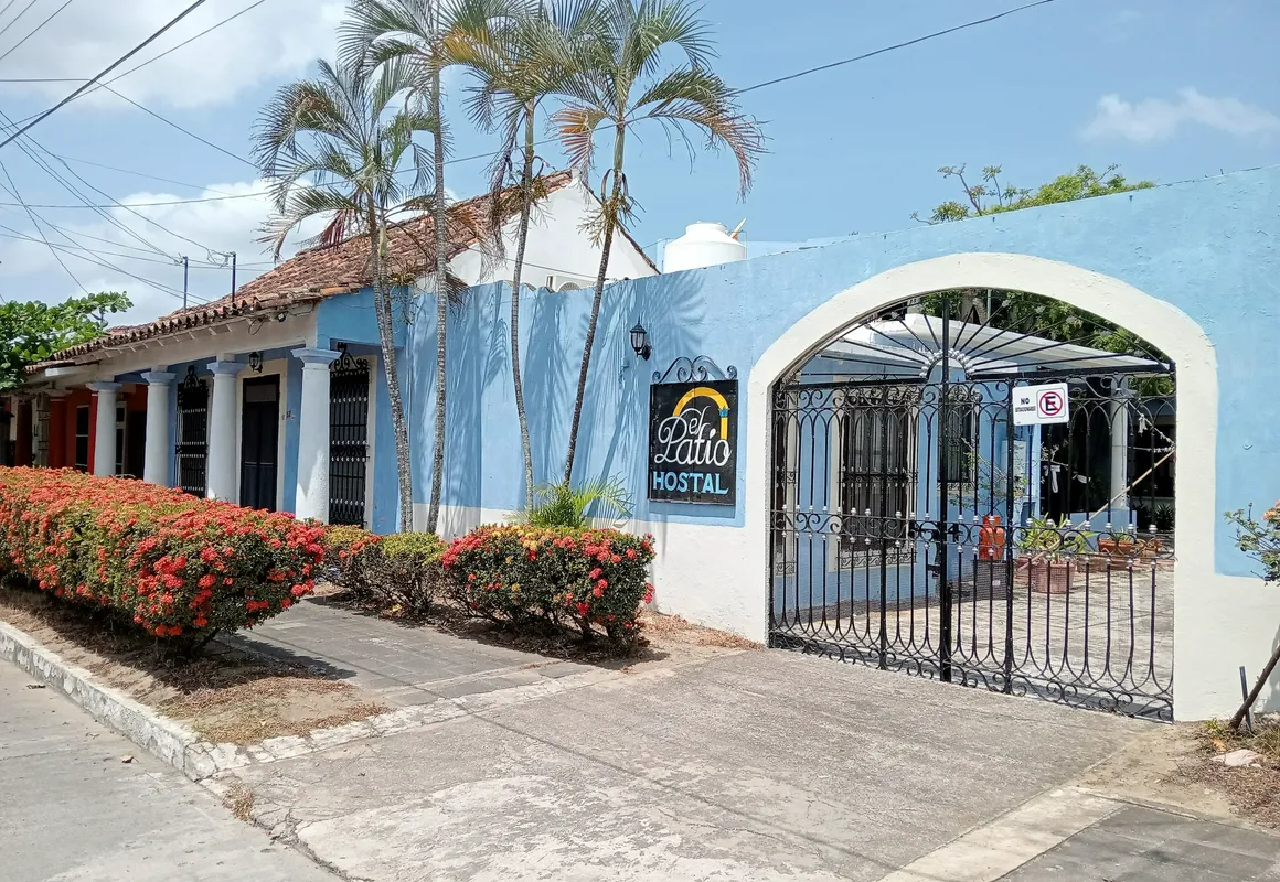 Hostal El Patio hotel hero
