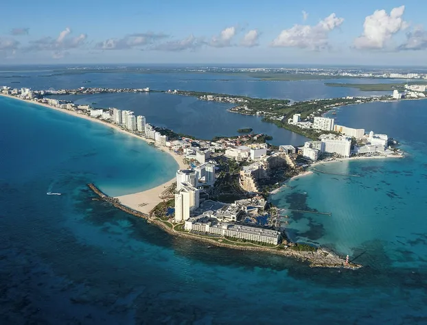 Aloft Cancun hotel detail image 3