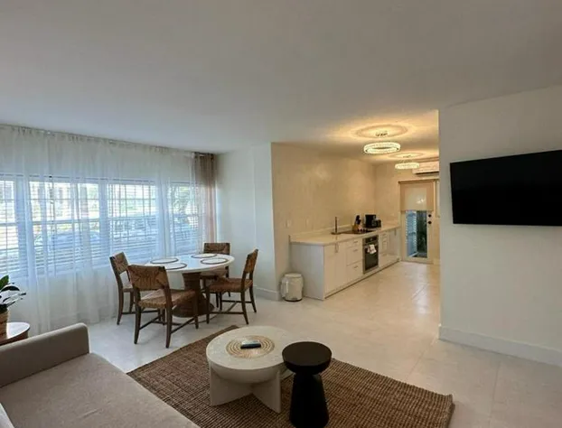 Green Island Inn hotel detail image 4