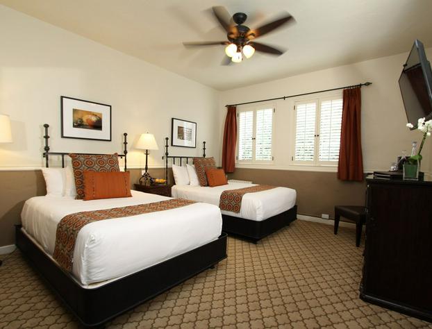 Cypress Inn hotel detail image 3