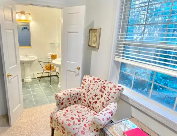 Otters Pond Bed & Breakfast hotel detail image 4