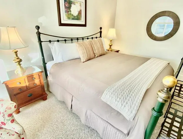 Otters Pond Bed & Breakfast hotel detail image 4