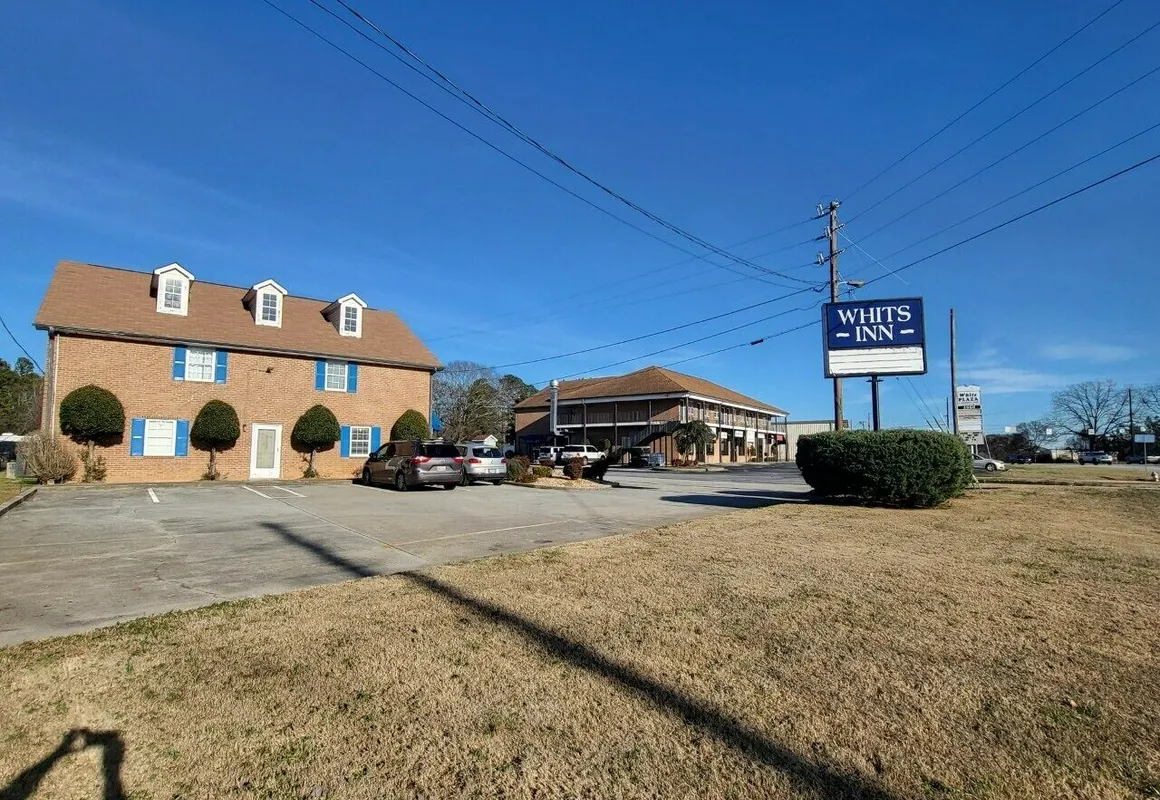 Whits Inn hotel hero