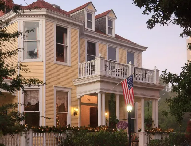 Azalea Inn and Villas hotel detail image 1