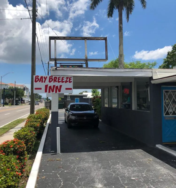 Bay Breeze Inn Bradenton Downtown hotel hero