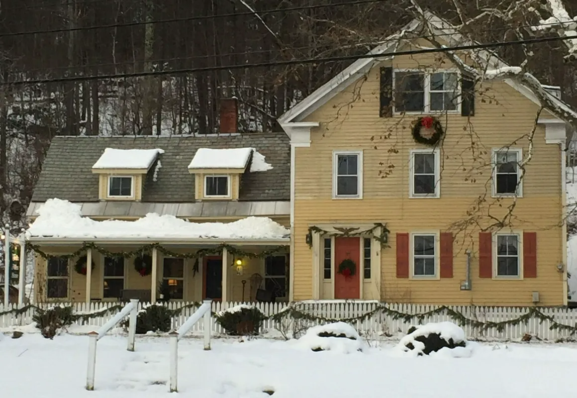 The Ira Allen House hotel hero