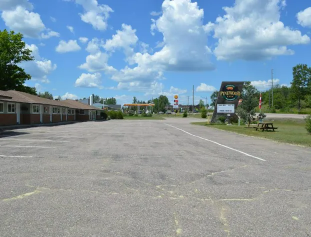 Pinewood Inn hotel detail image 2